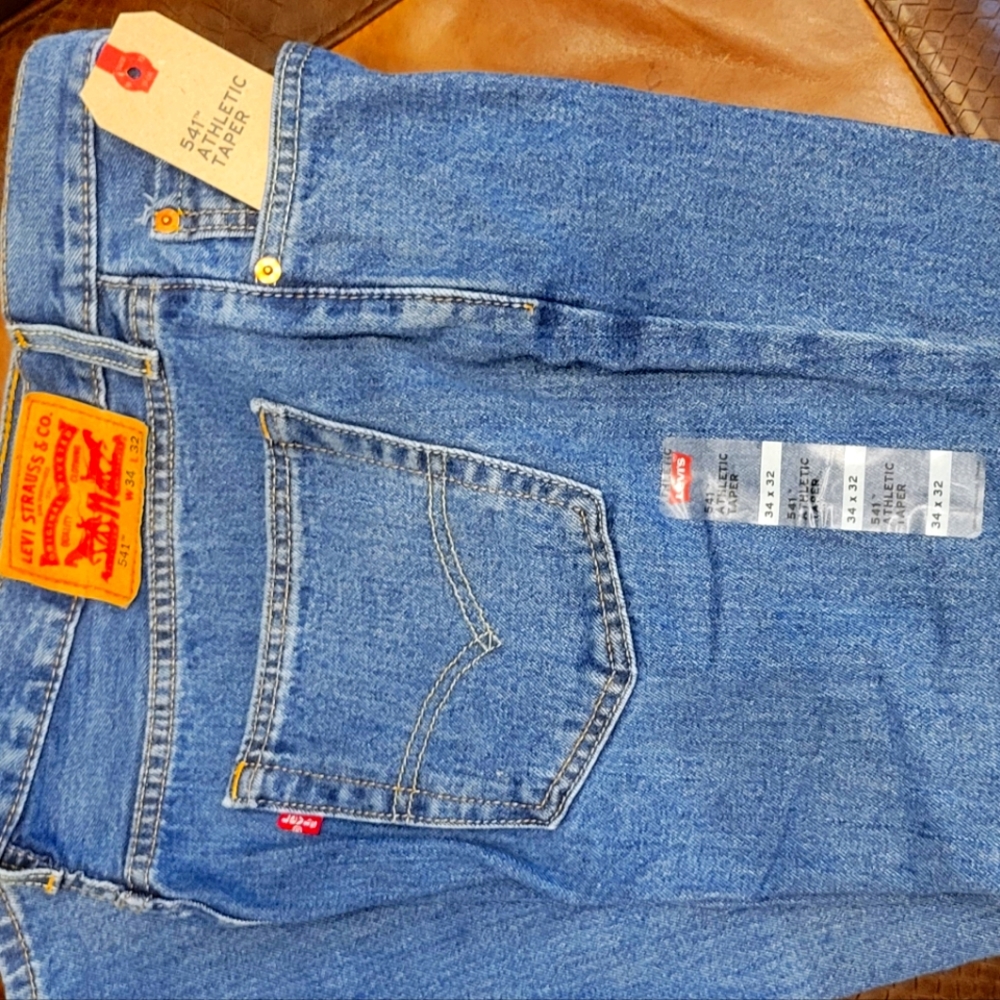 Men's Levi Jeans